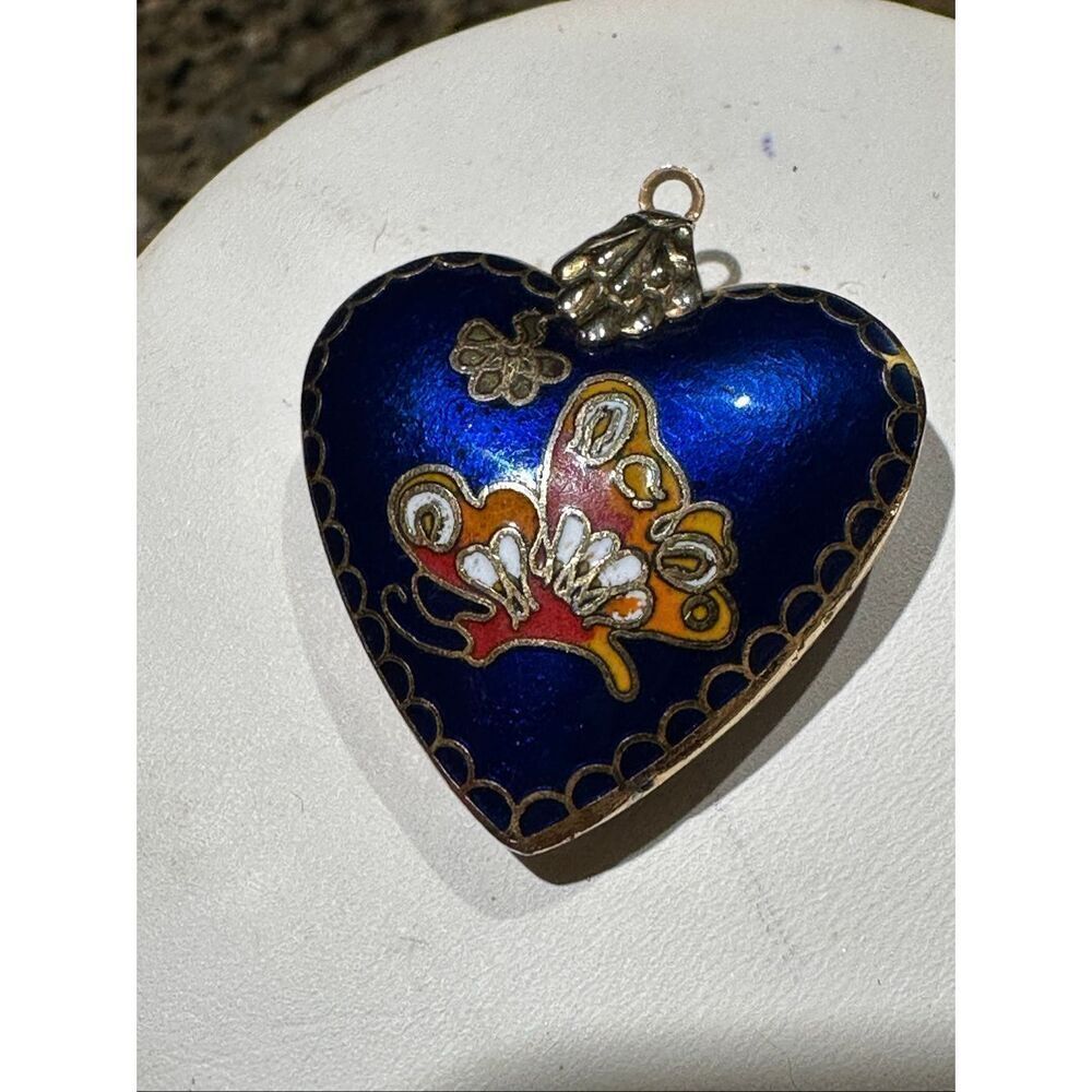 Vintage Cloisanne heart pendant